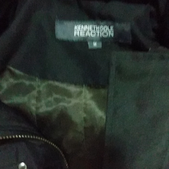 Kenneth Cole spring coat zipper broken but buttons work fine - Picture 2 of 2